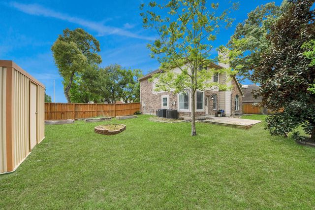 19219 Kristen Pine Drive, Humble, TX 77346