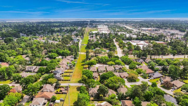 19219 Kristen Pine Drive, Humble, TX 77346