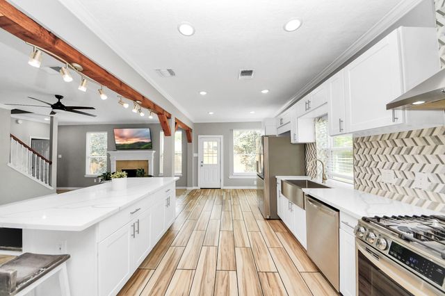 19219 Kristen Pine Drive, Humble, TX 77346