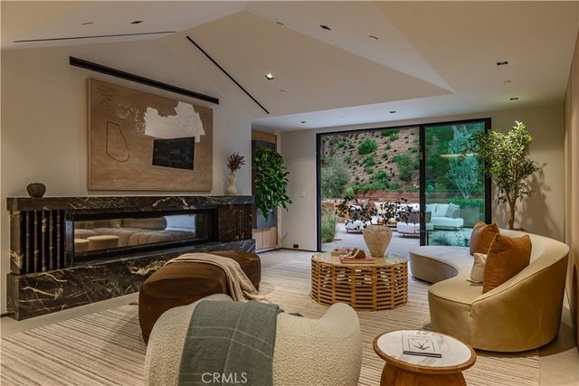 3187 Oakdell Rd, Studio City, CA 91604