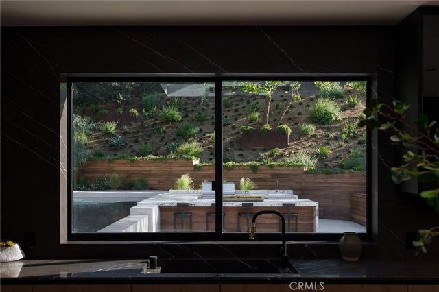 3187 Oakdell Rd, Studio City, CA 91604