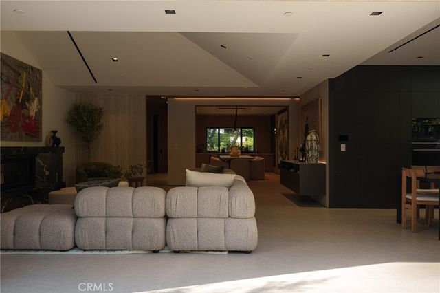 3187 Oakdell Rd, Studio City, CA 91604