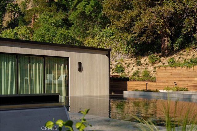 3187 Oakdell Rd, Studio City, CA 91604