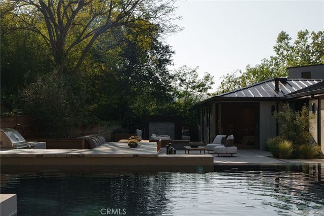 3187 Oakdell Rd, Studio City, CA 91604