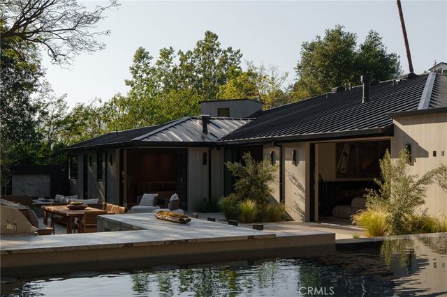 3187 Oakdell Rd, Studio City, CA 91604