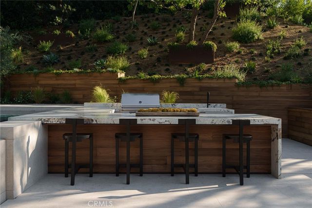3187 Oakdell Rd, Studio City, CA 91604