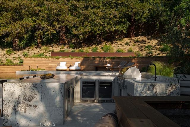 3187 Oakdell Rd, Studio City, CA 91604