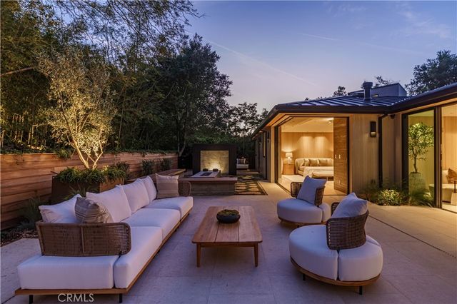 3187 Oakdell Rd, Studio City, CA 91604