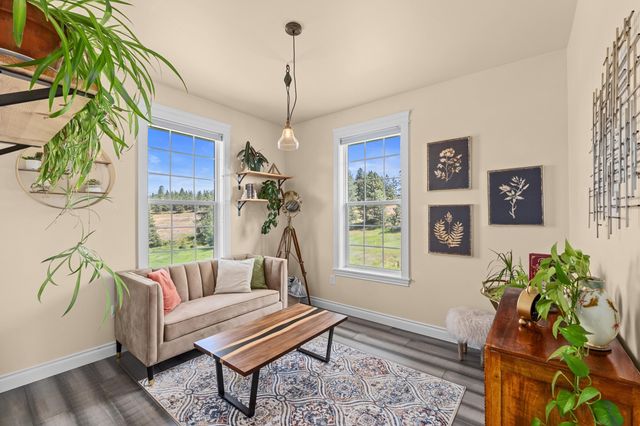 12101 E Randall Rd, Mead, WA 99021