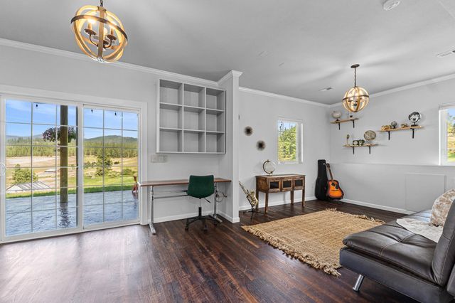 12101 E Randall Rd, Mead, WA 99021
