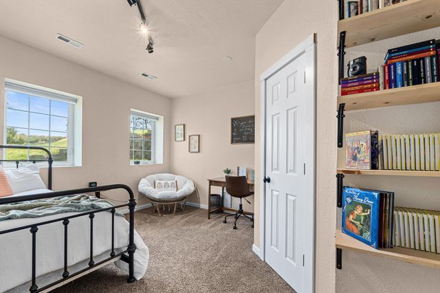 12101 E Randall Rd, Mead, WA 99021