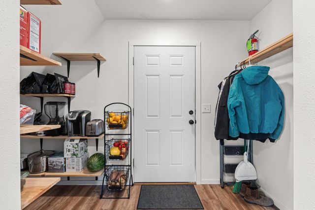 12101 E Randall Rd, Mead, WA 99021