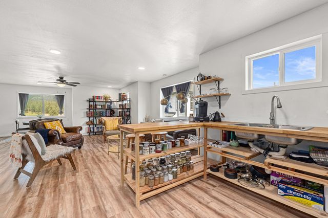 12101 E Randall Rd, Mead, WA 99021