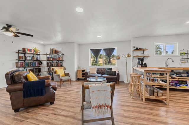 12101 E Randall Rd, Mead, WA 99021