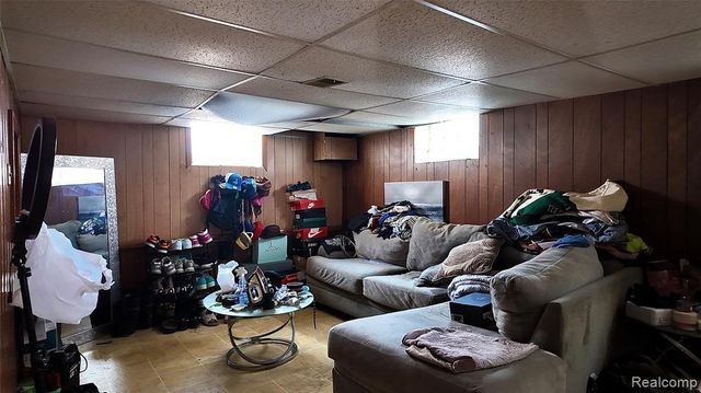 19412 Prest Street, Detroit, MI 48235