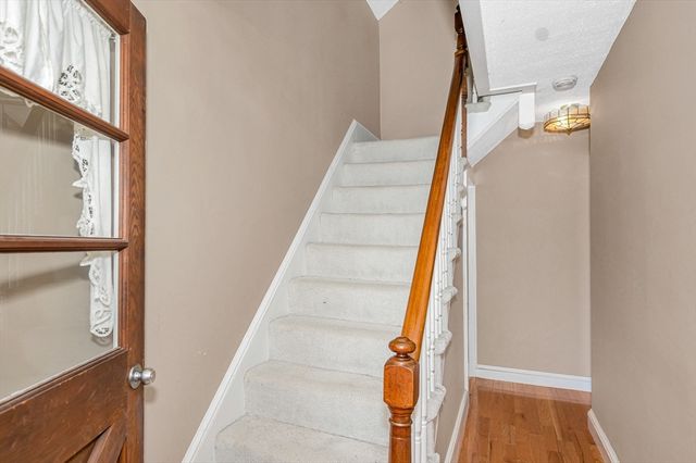 43 W 5th Ave, Lowell, MA 01854
