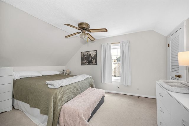 43 W 5th Ave, Lowell, MA 01854