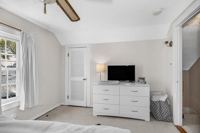 43 W 5th Ave, Lowell, MA 01854