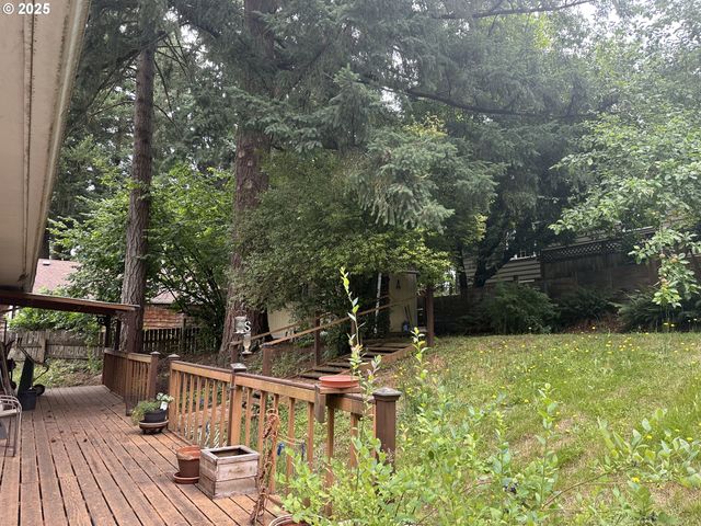 2475 WILLAMETTE FALLS Dr, West Linn, OR 97068