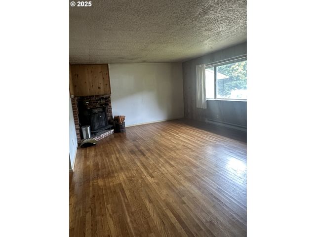 2475 WILLAMETTE FALLS Dr, West Linn, OR 97068