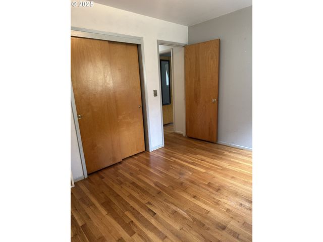 2475 WILLAMETTE FALLS Dr, West Linn, OR 97068