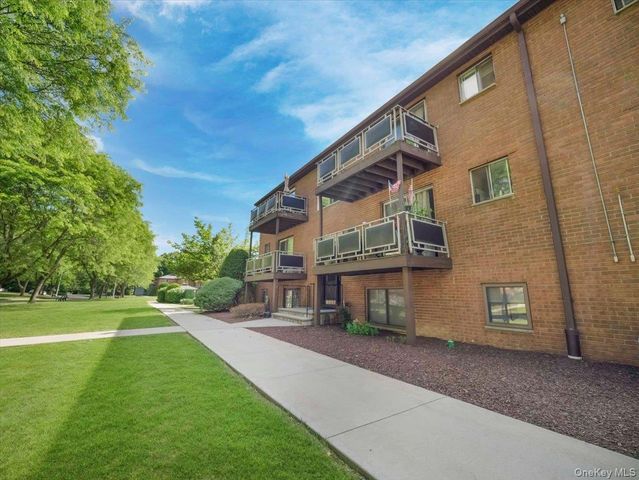 27 Tanager Road 2702, Monroe, NY 10950