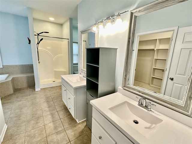 12868 Burgandy Drive, South Lyon, MI 48178