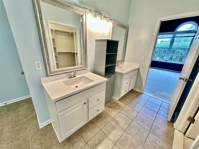 12868 Burgandy Drive, South Lyon, MI 48178