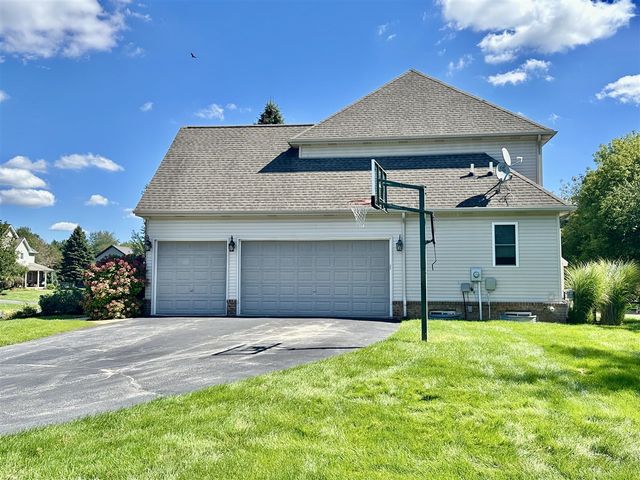 12868 Burgandy Drive, South Lyon, MI 48178