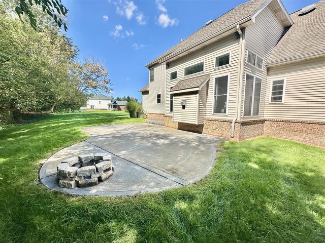 12868 Burgandy Drive, South Lyon, MI 48178