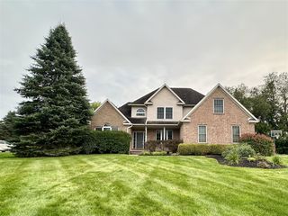 12868 Burgandy Drive, South Lyon, MI 48178