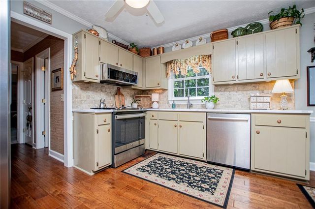 3191 Cedardale Drive, Douglasville, GA 30135