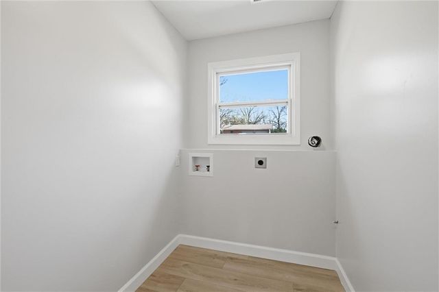 2201 Marvonne Road, Lawrence, KS 66047