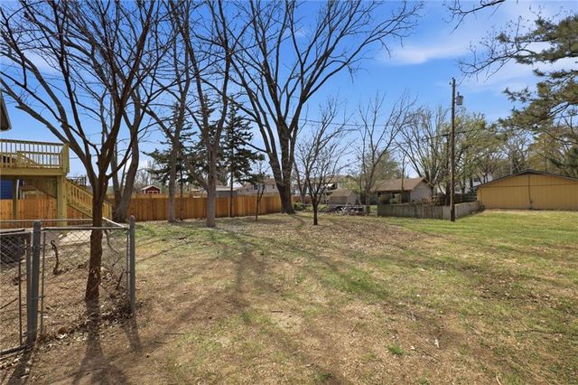 2201 Marvonne Road, Lawrence, KS 66047