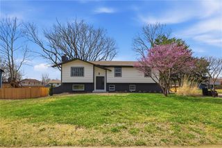 2201 Marvonne Road, Lawrence, KS 66047