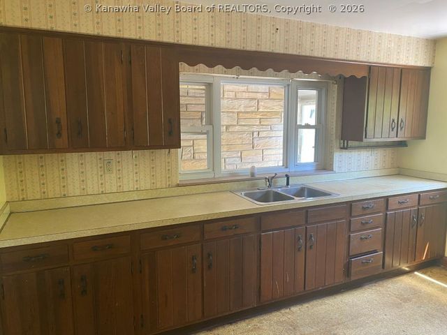 914 Lincoln Drive, South Charleston, WV 25309