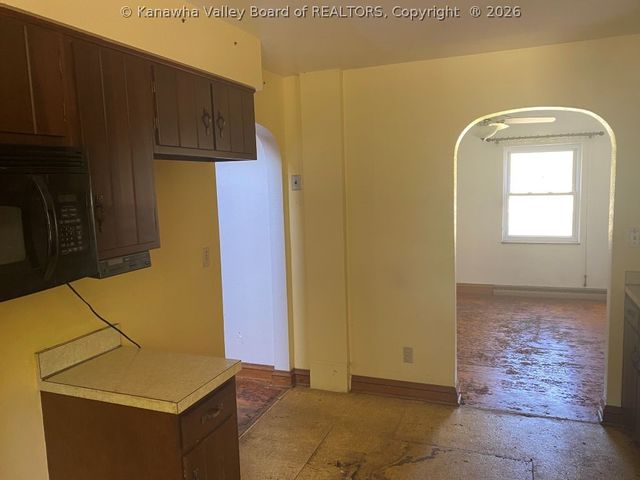 914 Lincoln Drive, South Charleston, WV 25309