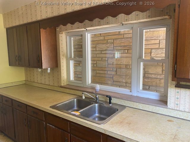 914 Lincoln Drive, South Charleston, WV 25309
