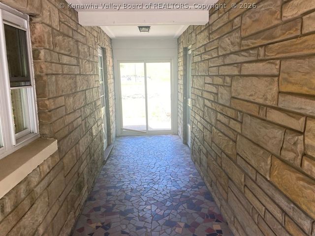 914 Lincoln Drive, South Charleston, WV 25309