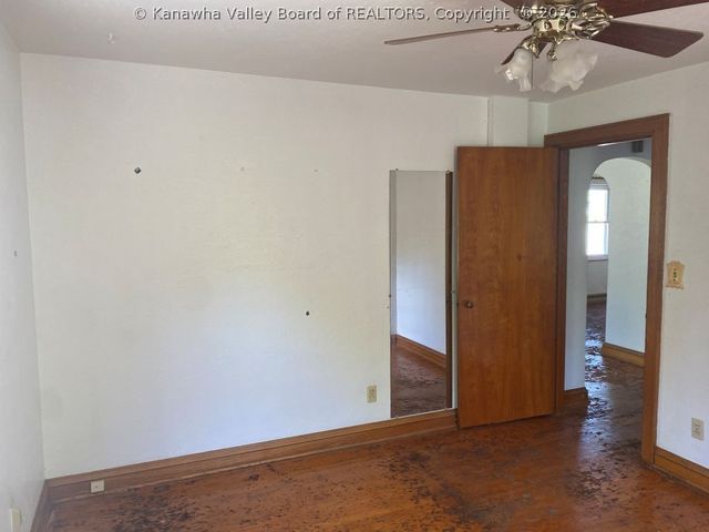914 Lincoln Drive, South Charleston, WV 25309