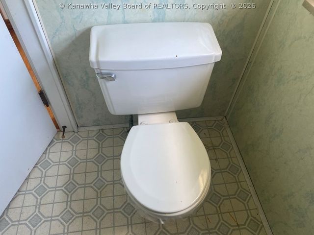 914 Lincoln Drive, South Charleston, WV 25309
