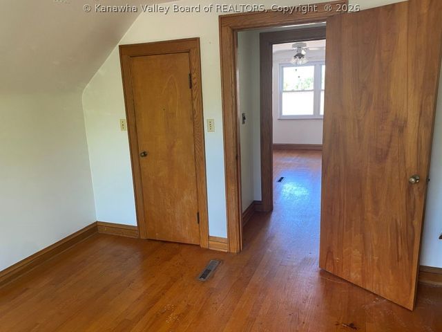 914 Lincoln Drive, South Charleston, WV 25309