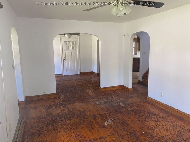 914 Lincoln Drive, South Charleston, WV 25309