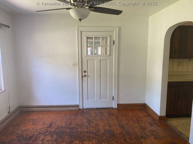 914 Lincoln Drive, South Charleston, WV 25309