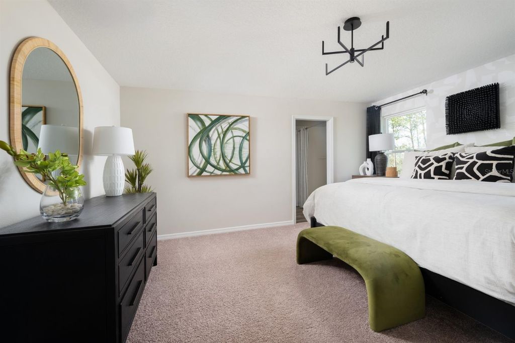 Image 14 of property listing at 4616 HIKERS DRIVE, Davenport, FL 33837