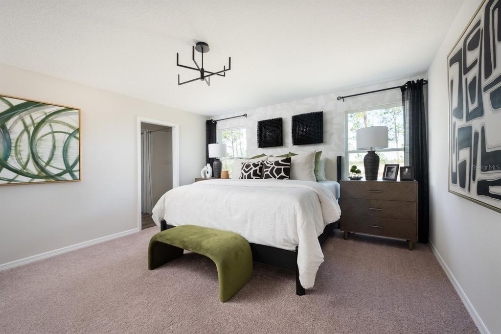 Image 4 of property listing at 4616 HIKERS DRIVE, Davenport, FL 33837