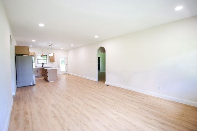 401 Crossvine Rd, Sparta, TN 38583