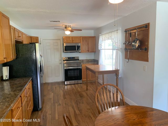 2101 Acacia Street NE, Palm Bay, FL 32905