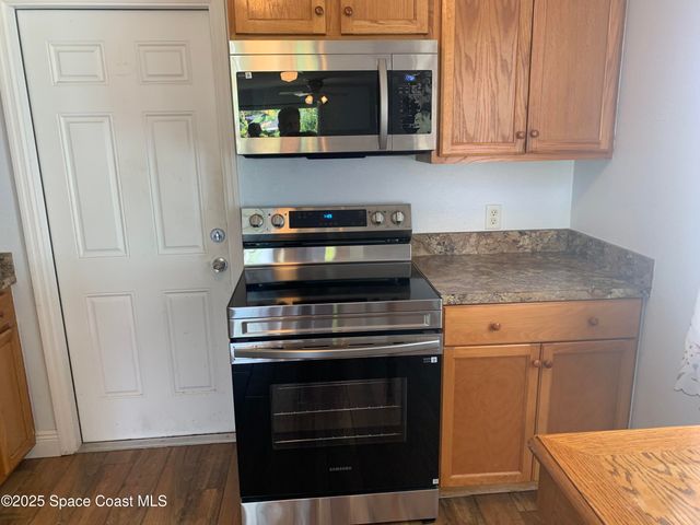2101 Acacia Street NE, Palm Bay, FL 32905