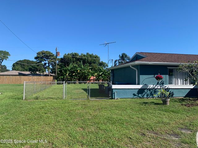 2101 Acacia Street NE, Palm Bay, FL 32905